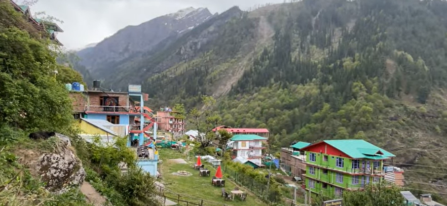 Market area in Tosh