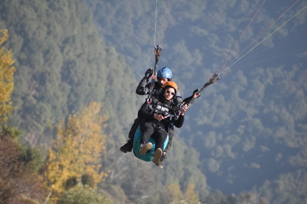 Paragliding in Bir